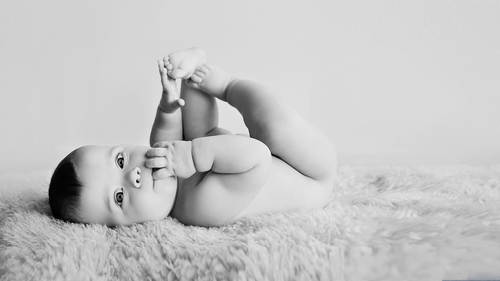 Bumps to Babies: Photographing Motherhood