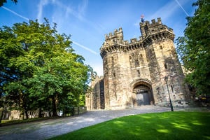 Lancaster Castle and Northern English History: The View from the Stronghold
